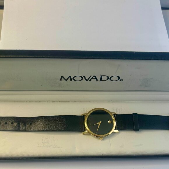 Movado pre - own men black leather strap watch